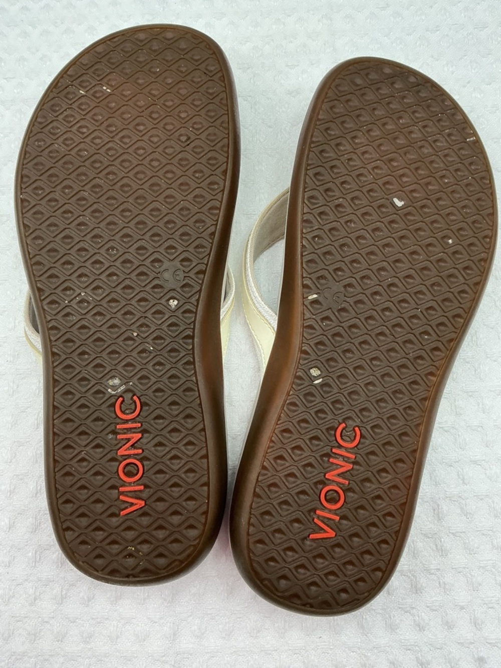 Vionic Beige Cream Thong Sandals - Picture 9 of 10